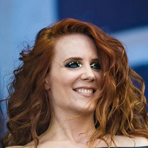 Simone Simons