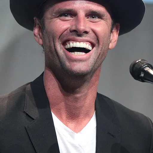 Walton Goggins