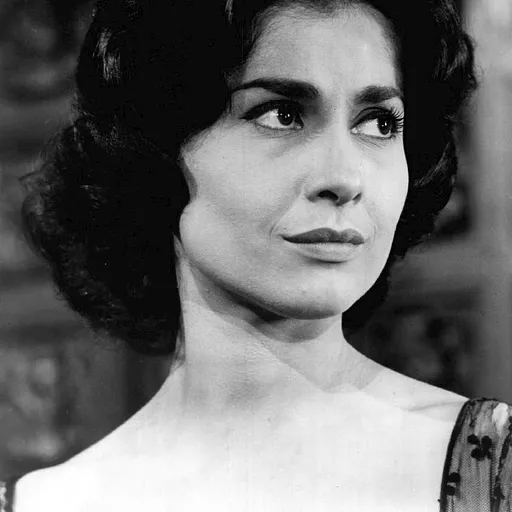 Carol Lawrence