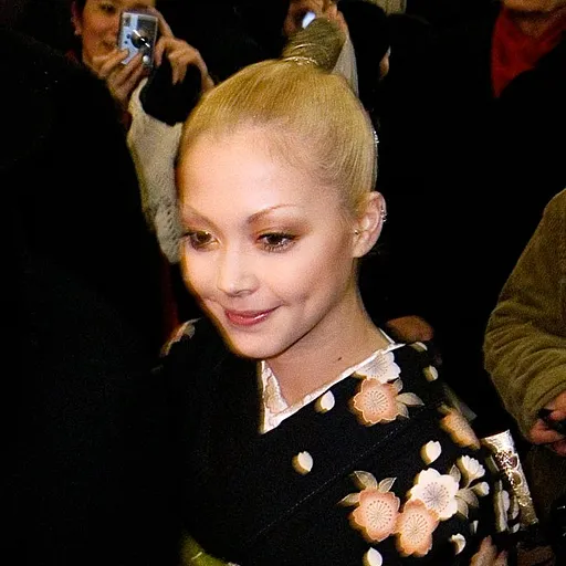 土屋アンナ