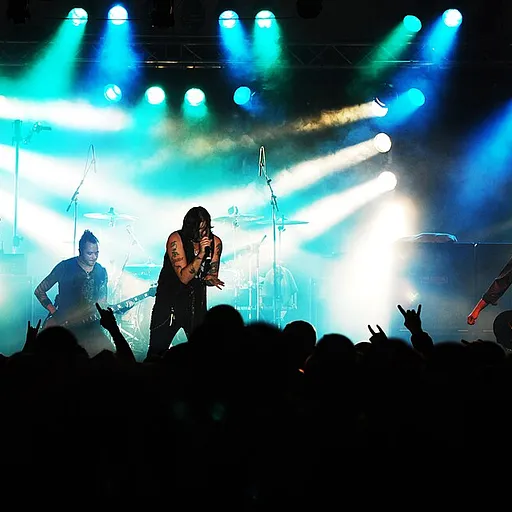 Hinder