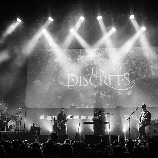 Les Discrets