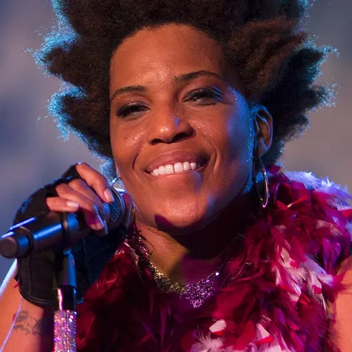 Macy Gray
