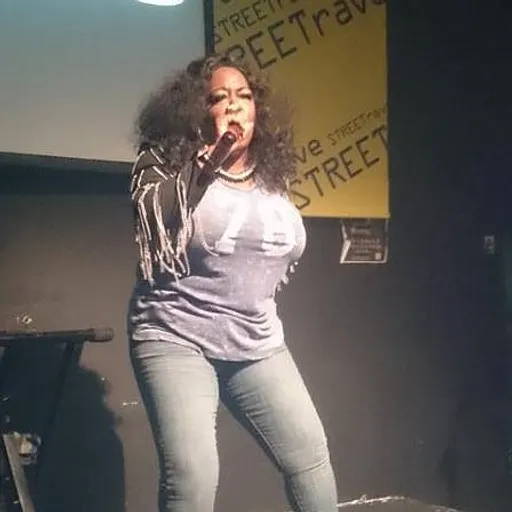 Kym Mazelle