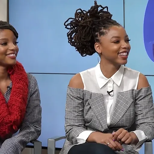 Chloe × Halle