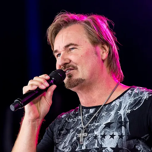Nik P.