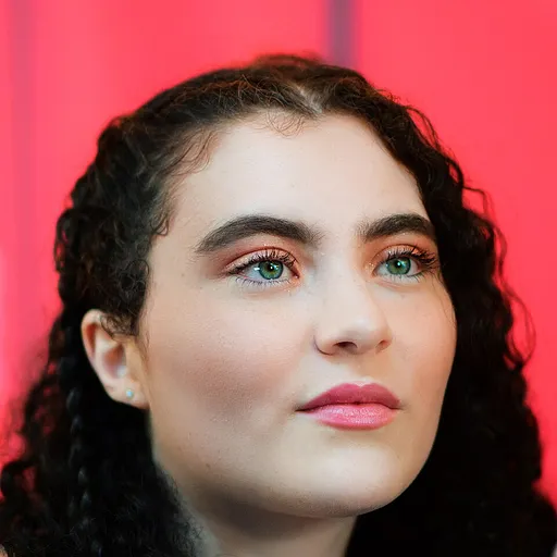 Lilla Crawford