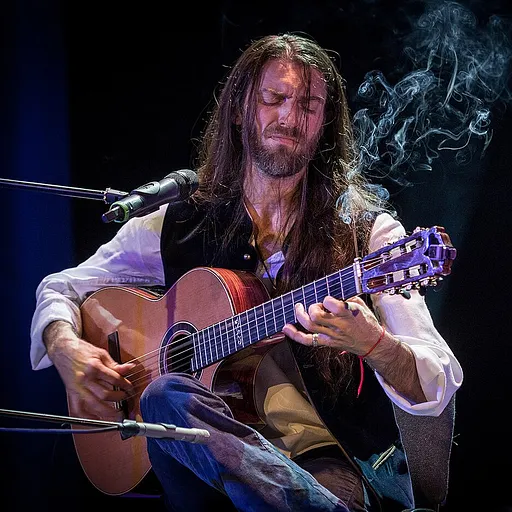 Estas Tonne