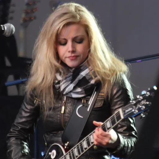 Lindsay Ell