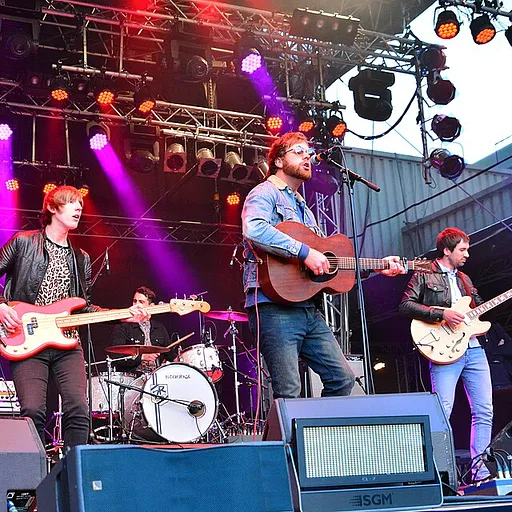 Young Rebel Set