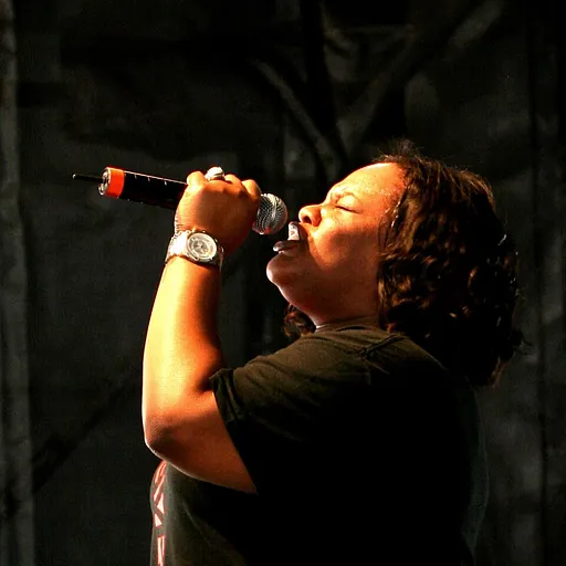 Tasha Cobbs Leonard