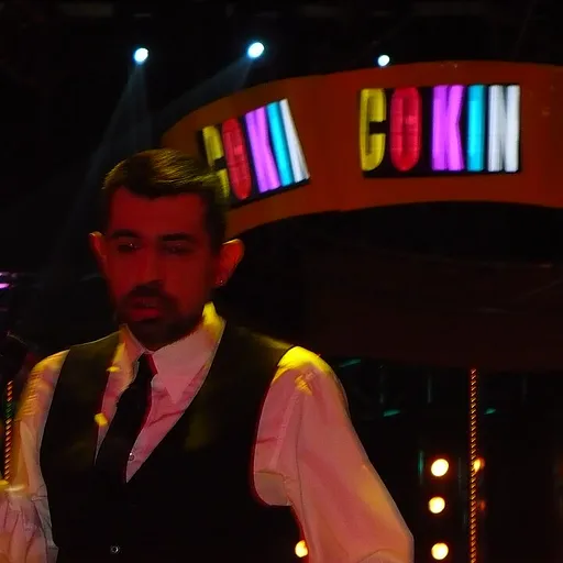 Okan Bayülgen