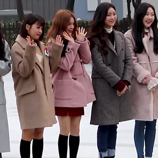 MOMOLAND