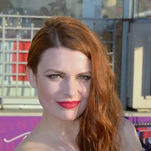 Élodie Frégé