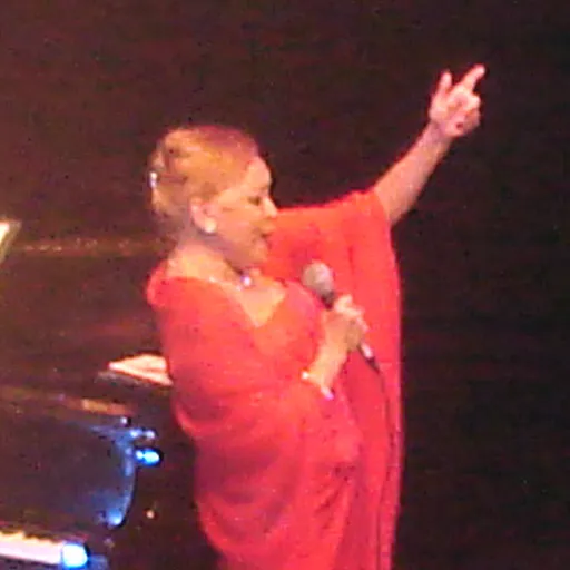 Claudette Soares