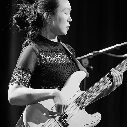 Linda May Han Oh