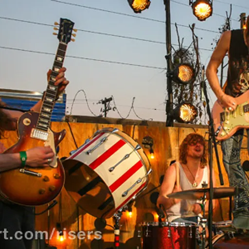 Tyler Bryant & The Shakedown