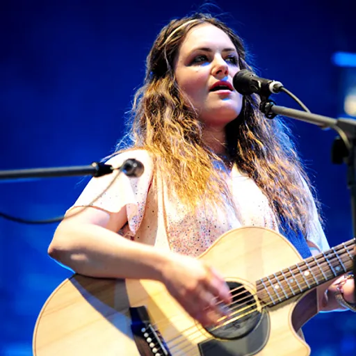 Julia Stone