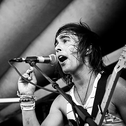 Vic Fuentes