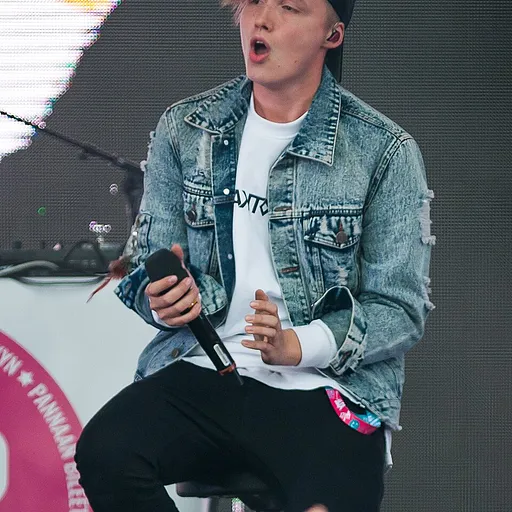 Isac Elliot