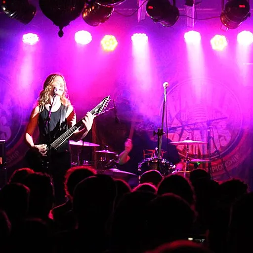 Alien Weaponry