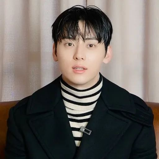 민현