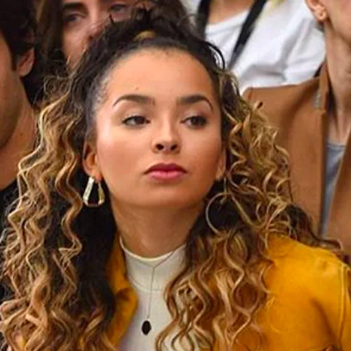 Ella Eyre