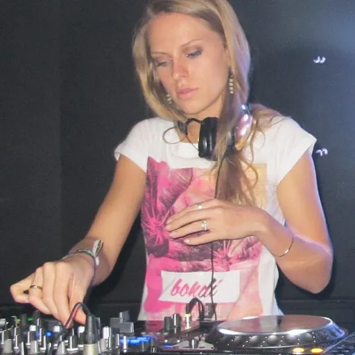 Nora en Pure