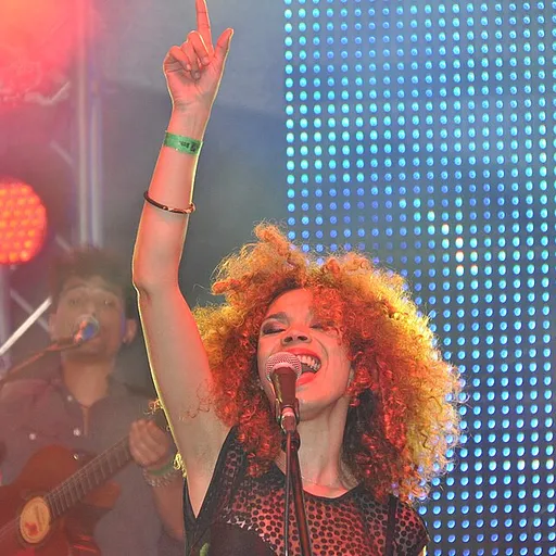 Flavia Coelho