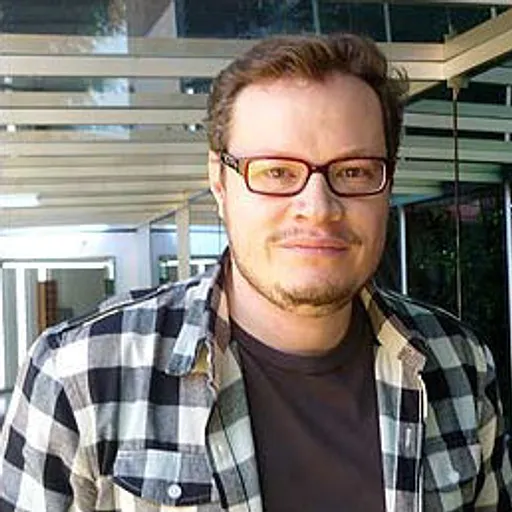 Leonel García